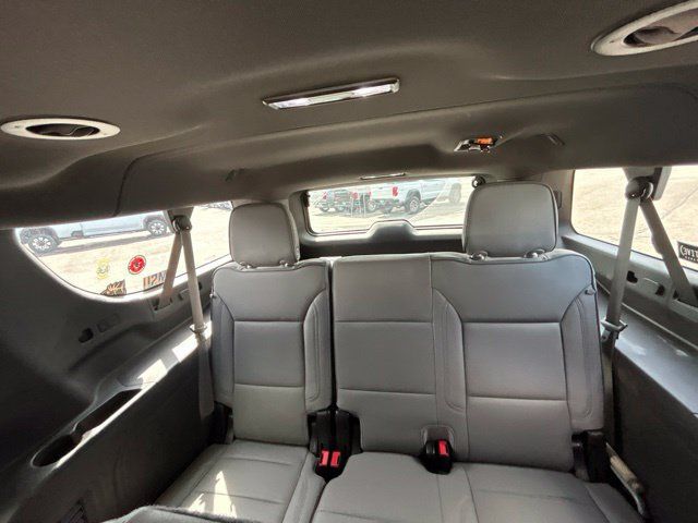 Used 2023 GMC Yukon XL SLT w/ SLT Luxury Package AWD/4WD image 24