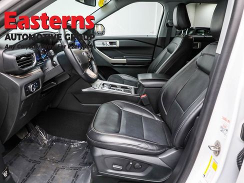 Used 2023 Ford Explorer Limited image 14