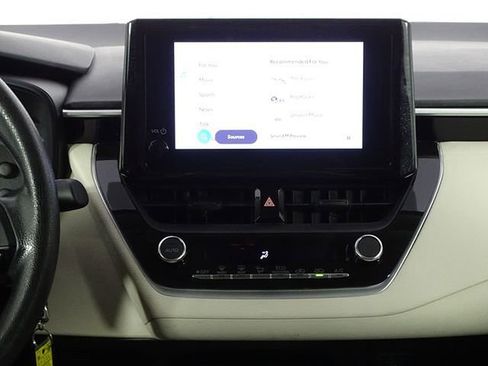 Used 2023 Toyota Corolla LE image 23