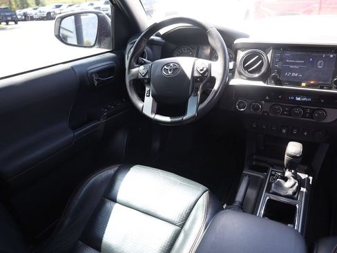 Used 2019 Toyota Tacoma TRD Pro AWD/4WD image 19