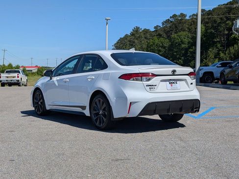 Used 2024 Toyota Corolla SE FWD image 3