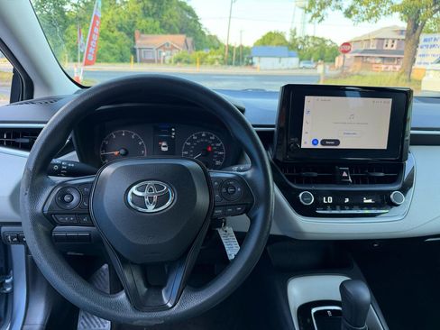 Used 2023 Toyota Corolla LE FWD image 15