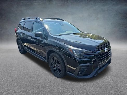 Used 2023 Subaru Ascent Onyx Edition AWD/4WD image 2
