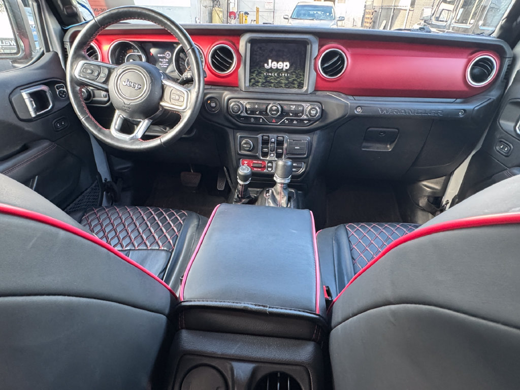 Used 2023 Jeep Wrangler Unlimited Rubicon AWD/4WD image 7