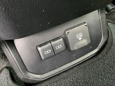 Used 2023 Toyota Highlander Limited image 34