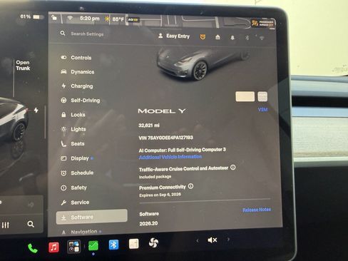 Used 2023 Tesla Model Y AWD image 18