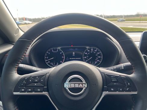 Used 2024 Nissan Sentra SR w/ SR Premium Package image 23