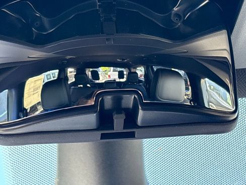 New 2027 Chrysler Pacifica Select FWD image 42