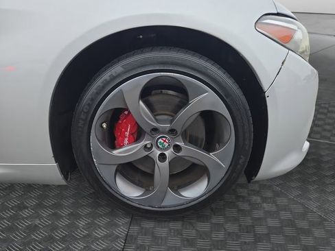 Used 2017 Alfa Romeo Giulia AWD w/ Sport Appearance Package image 38