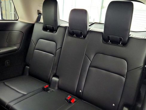 Used 2024 Nissan Pathfinder SL image 22