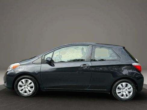Used 2012 Toyota Yaris L image 6