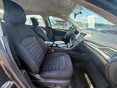 Used 2016 Ford Fusion SE FWD image 24