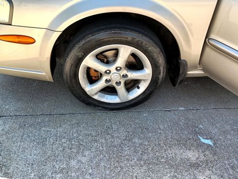 Used 2000 Nissan Maxima GLE image 36