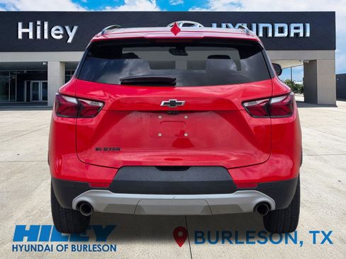 Used 2021 Chevrolet Blazer LT w/ Sound & Technology Package FWD image 6