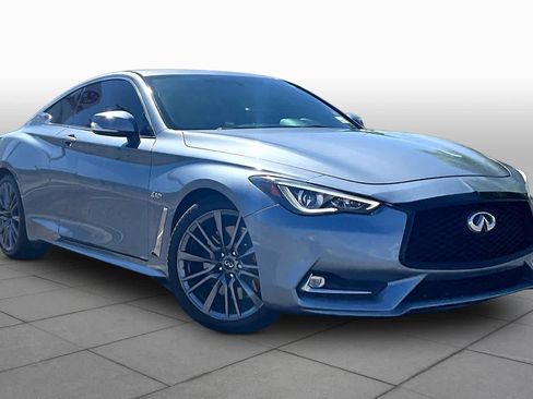 Used 2017 INFINITI Q60 Red Sport 400 image 3