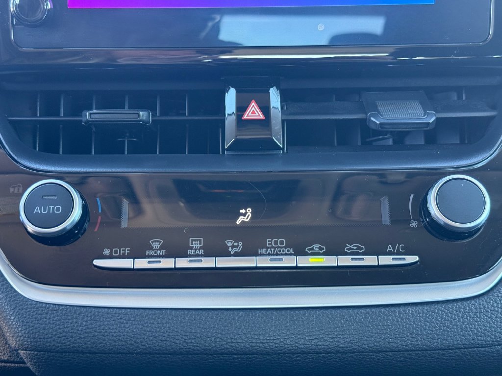 Certified 2025 Toyota Corolla LE FWD image 36