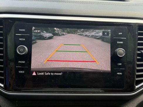 Used 2022 Volkswagen Atlas Cross Sport SE w/ Panoramic Sunroof Package image 28