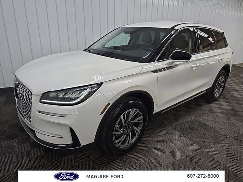 Used 2023 Lincoln Corsair AWD image 10