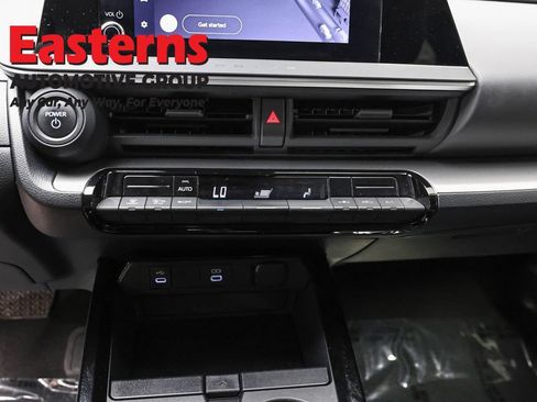 Used 2025 Toyota Prius LE FWD image 19