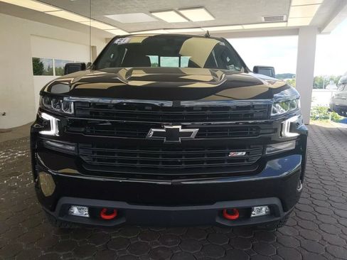 Used 2021 Chevrolet Silverado 1500 LT Trail Boss w/ Convenience Package II AWD/4WD image 2