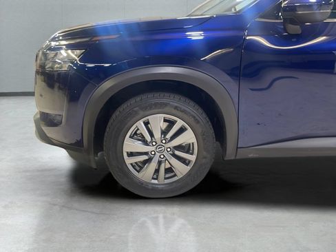 Used 2025 Nissan Pathfinder SV AWD/4WD image 27