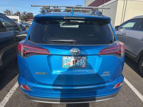 Used 2017 Toyota RAV4 XLE w/ All Weather Liner Package AWD/4WD image 5