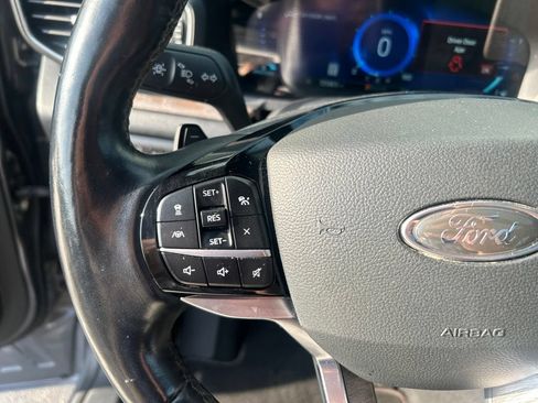 Used 2021 Ford Explorer Platinum w/ Equipment Group 601A AWD/4WD image 18