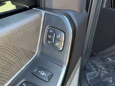 Used 2024 Ford F250 Platinum image 22