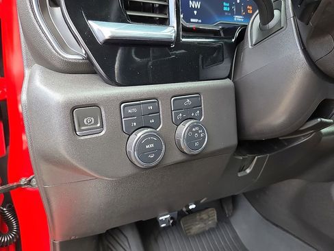 Used 2024 Chevrolet Silverado 1500 LT Trail Boss w/ Convenience Package II image 17