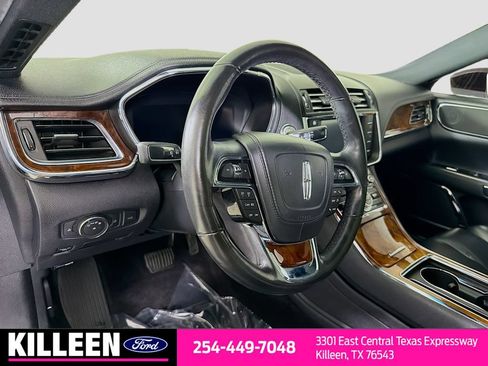 Used 2018 Lincoln Continental Select FWD image 11