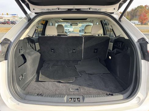 Used 2019 Ford Edge Titanium image 12