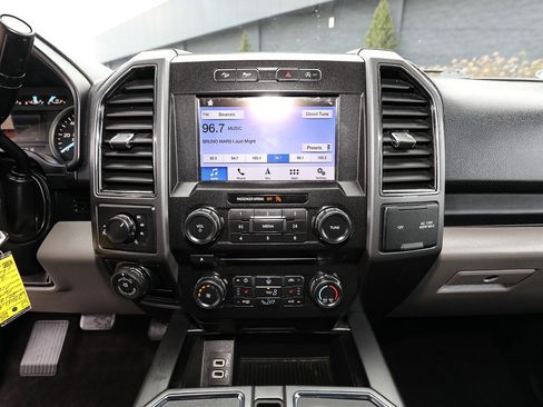 Used 2018 Ford F150 XLT w/ Equipment Group 302A Luxury image 16