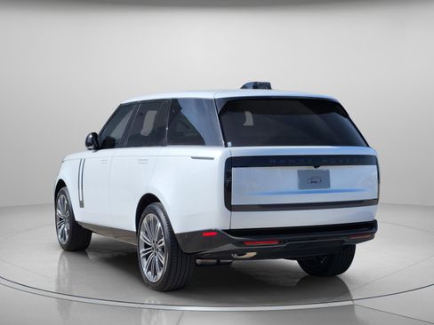 New 2026 Land Rover Range Rover SE image 3