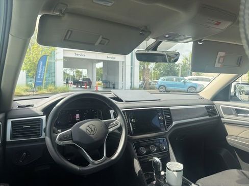 Used 2023 Volkswagen Atlas SE image 13