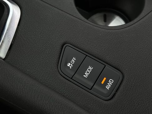 Used 2018 Cadillac XT5 Platinum w/ Driver Assist Package image 21