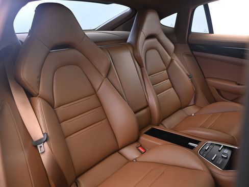 Certified 2023 Porsche Panamera 4S AWD/4WD image 19