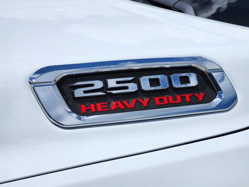 Used 2024 RAM 2500 Tradesman w/ Chrome Appearance Group AWD/4WD image 13