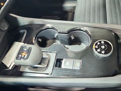 Certified 2025 Nissan Rogue SV AWD/4WD image 14