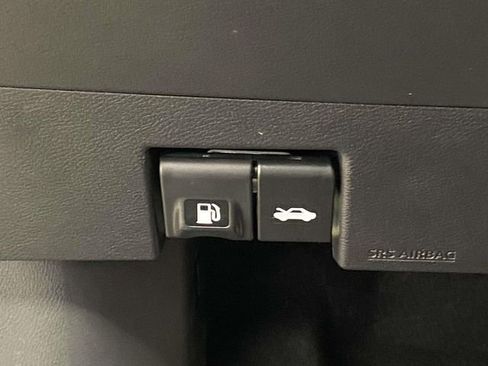 New 2025 Nissan Versa SV w/ Trunk Package image 18