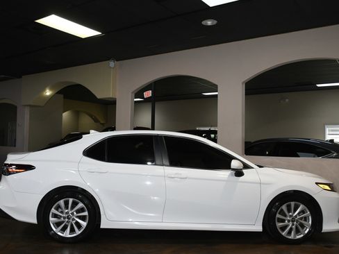 Used 2021 Toyota Camry LE image 52