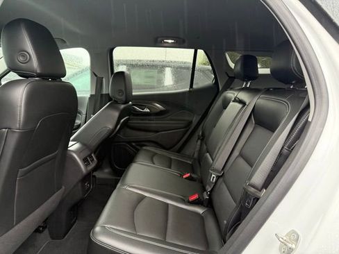 Used 2024 GMC Terrain SLT image 8