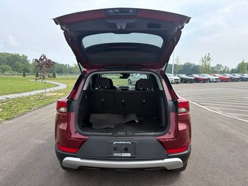 Used 2023 Chevrolet TrailBlazer LT FWD image 10
