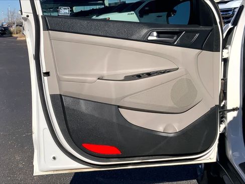 Used 2017 Hyundai Tucson SE image 22