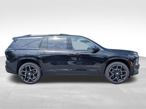 Used 2026 Chevrolet Traverse High Country w/ LPO, Floor Liner Package AWD/4WD image 3