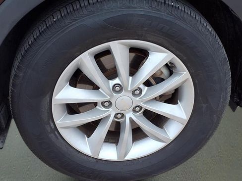 Used 2018 Kia Sorento LX image 23