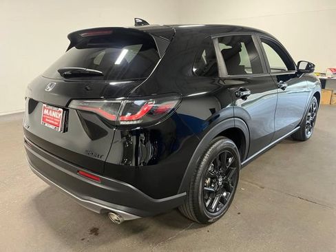 Used 2024 Honda HR-V Sport image 3