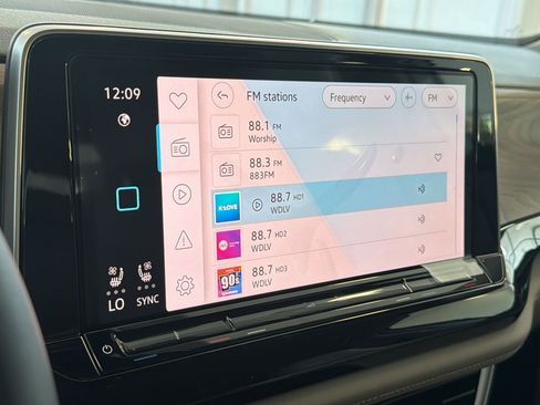 New 2026 Volkswagen Atlas SE FWD image 22