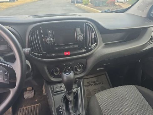 Used 2018 RAM ProMaster City Tradesman FWD image 11