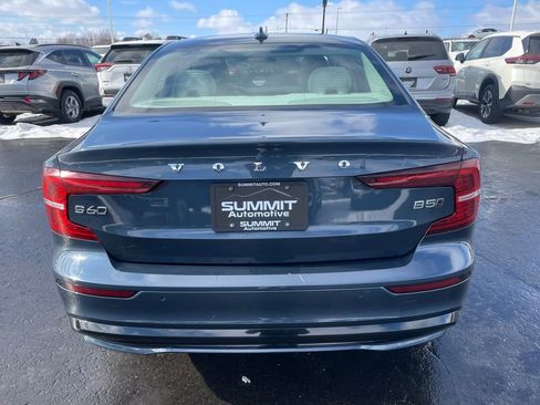 Used 2024 Volvo S60 B5 Core image 32