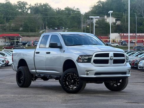 Used 2017 RAM 1500 Express AWD/4WD image 1